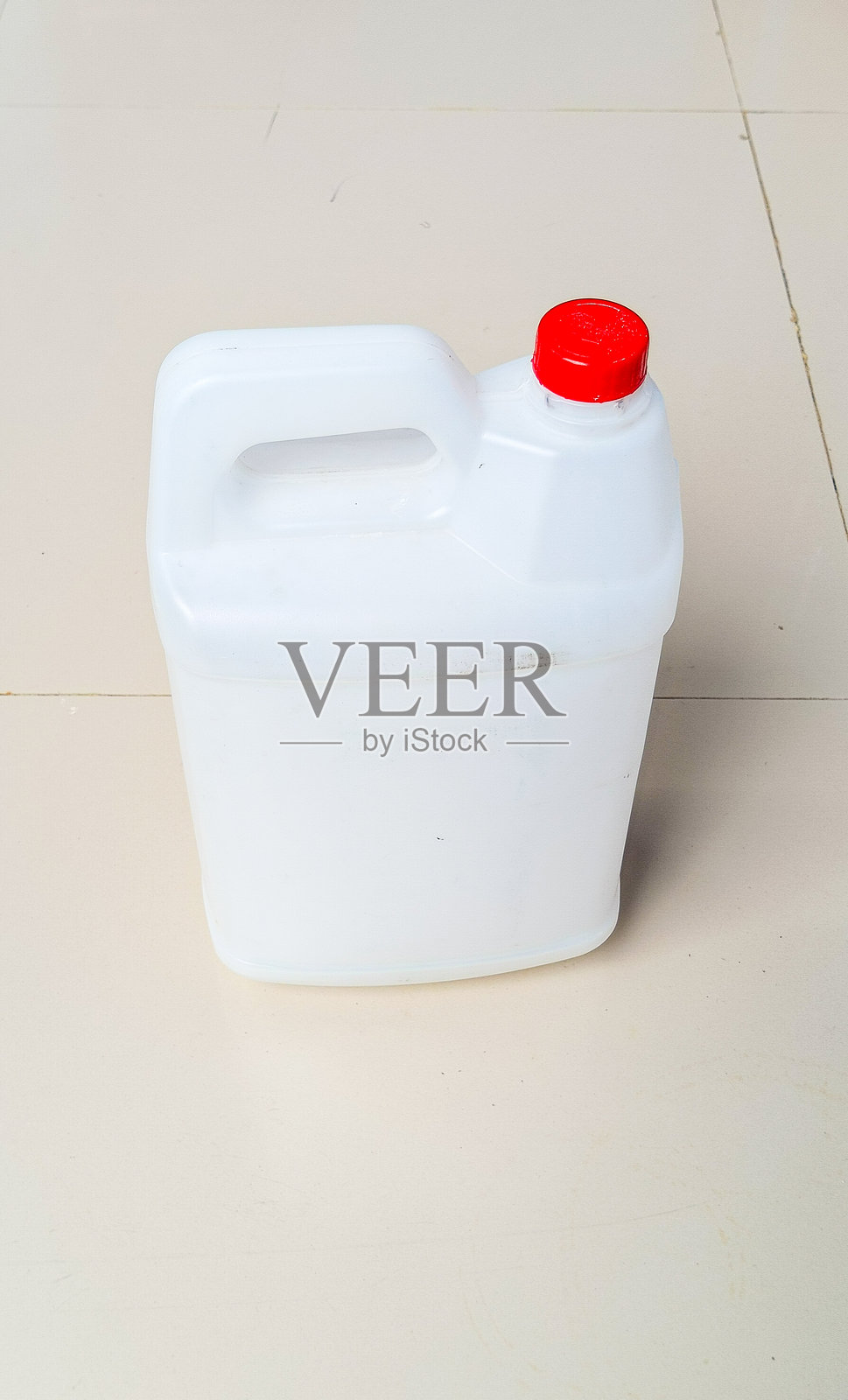 白色塑料油桶照片摄影图片