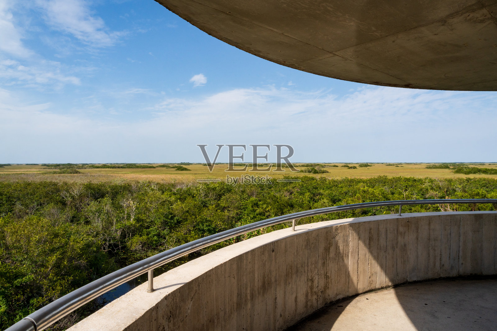 佛罗里达州大沼泽地国家公园的鲨鱼谷观景塔照片摄影图片