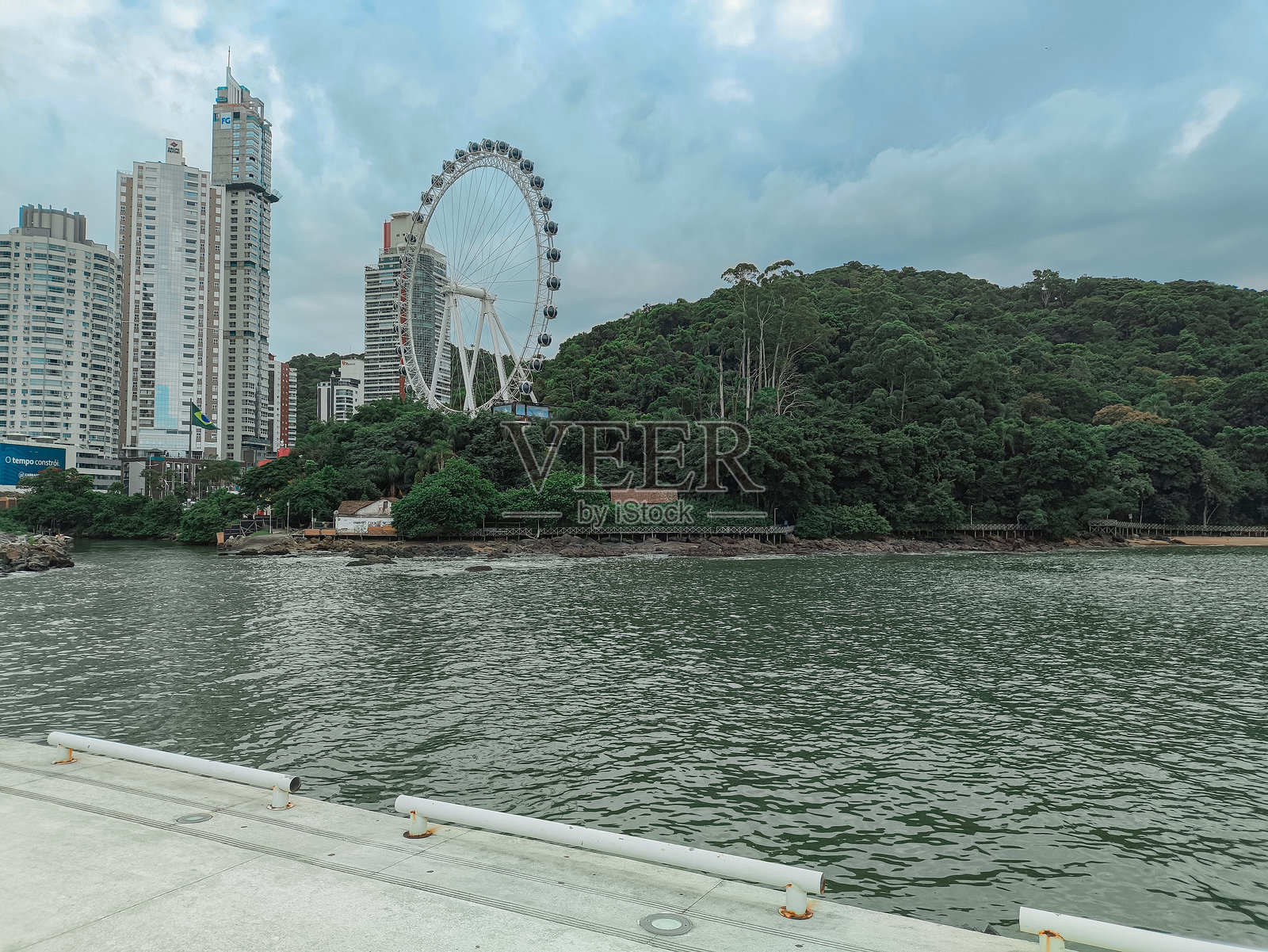 巴尔内阿里奥·坎博里乌的摩天轮照片摄影图片