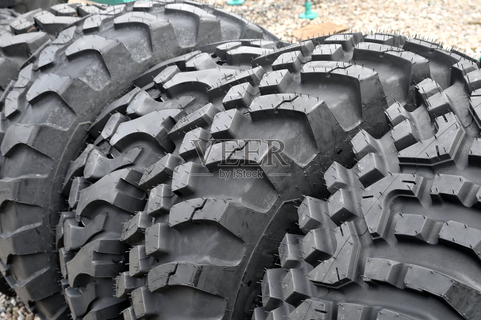 大黑色卡车轮胎照片摄影图片