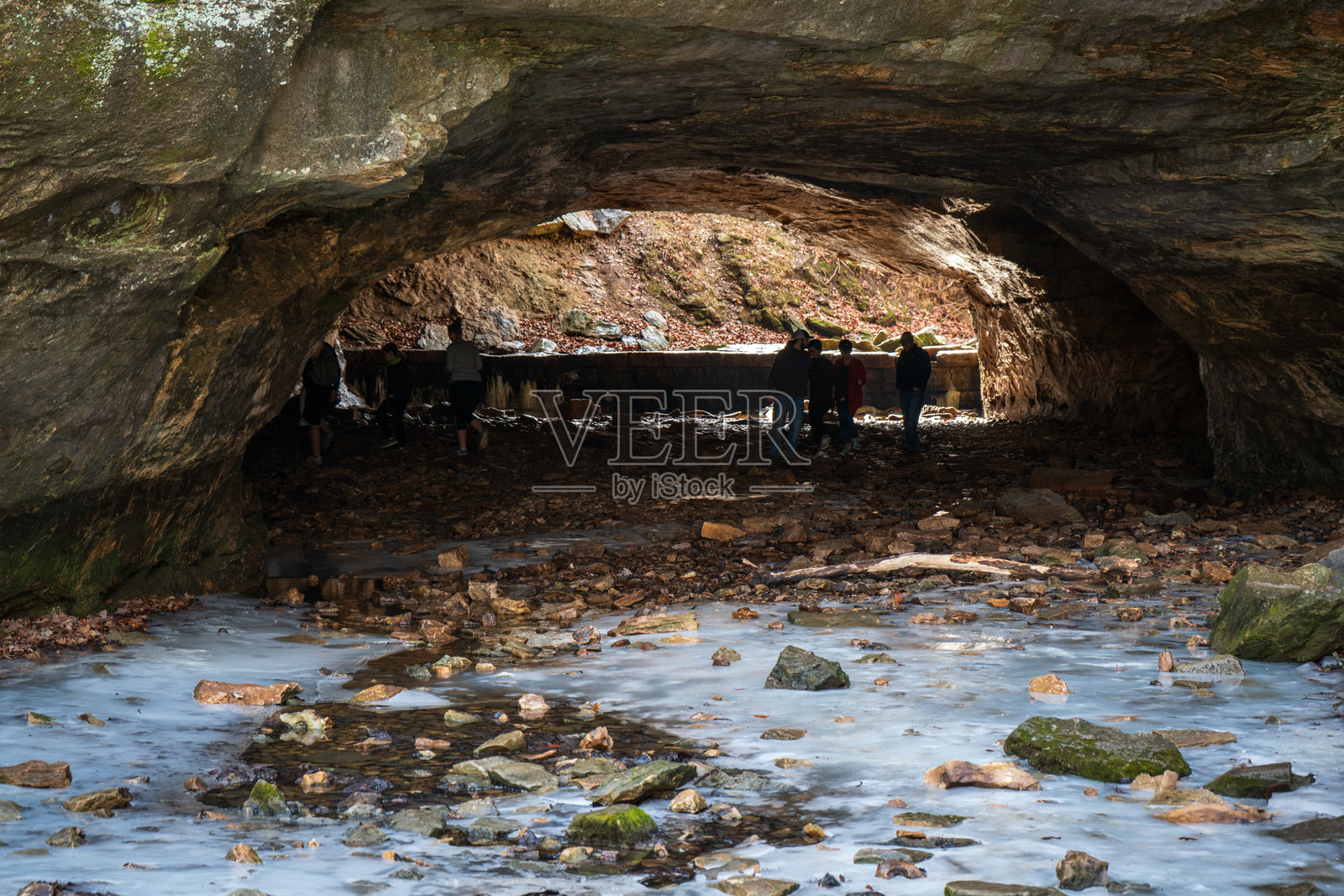 密苏里州岩桥纪念州立公园的魔鬼冰箱照片摄影图片