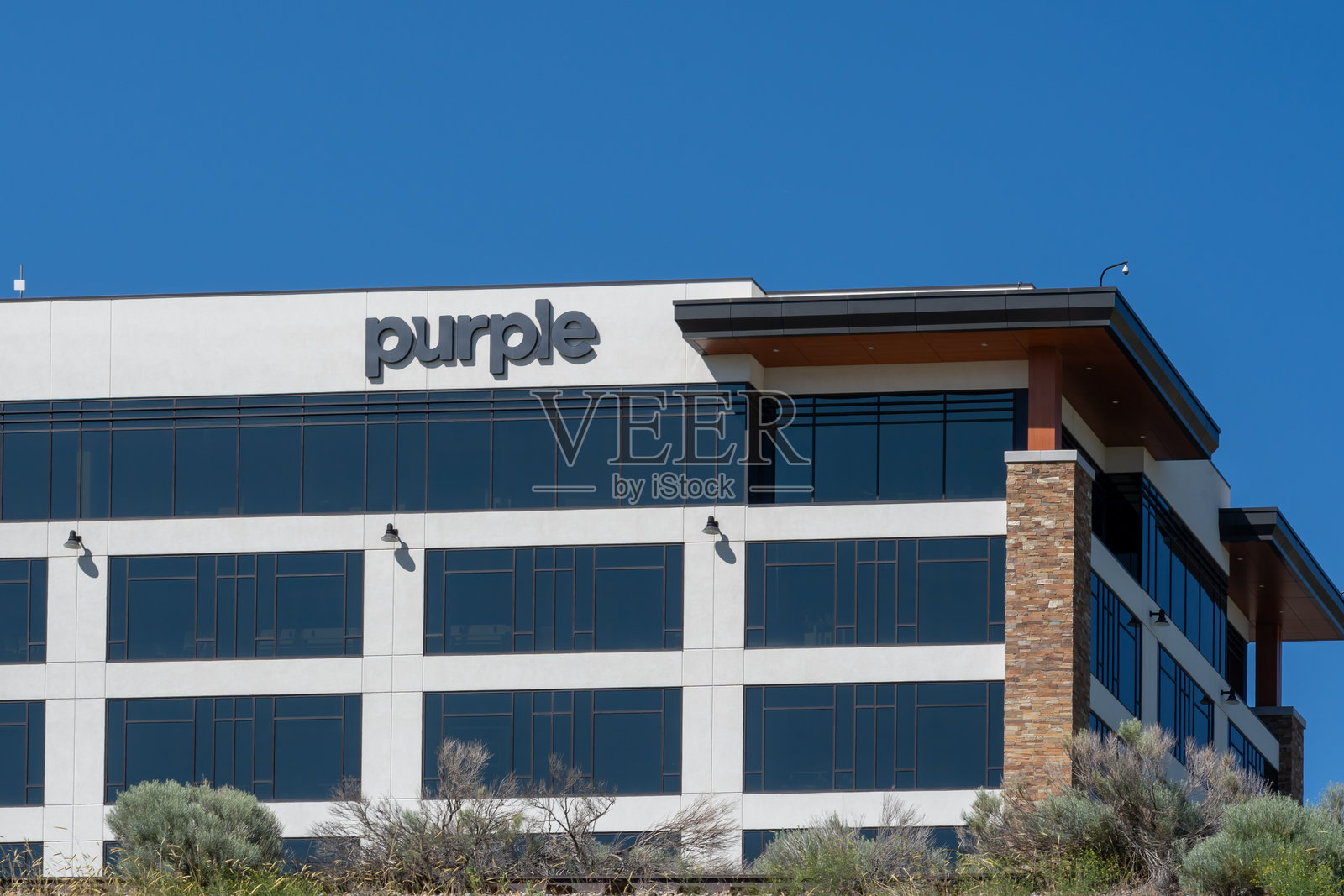 美国犹他州利海市北教堂岭路4100号的紫色总部。照片摄影图片