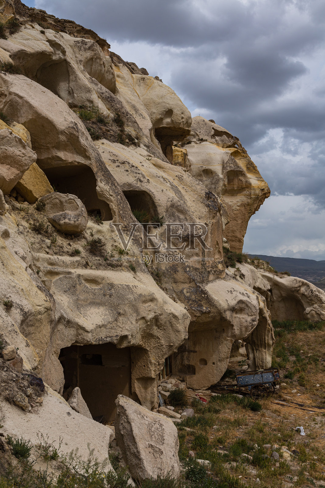 土耳其卡帕多奇亚的旅游基地乌尔居普的洞穴住宅照片摄影图片