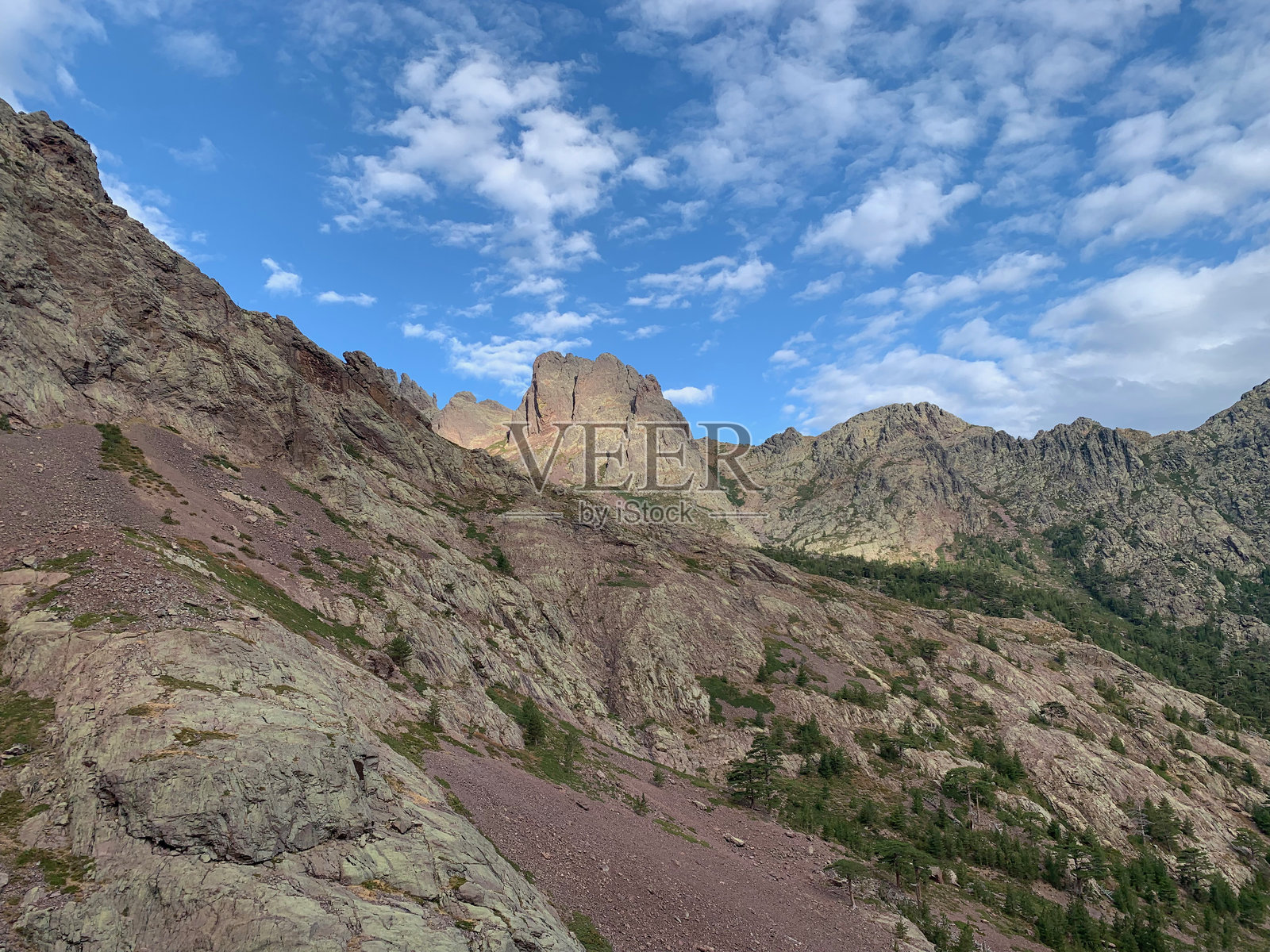 GR20步道，位于阿斯科车站与埃布利斯峰之间照片摄影图片