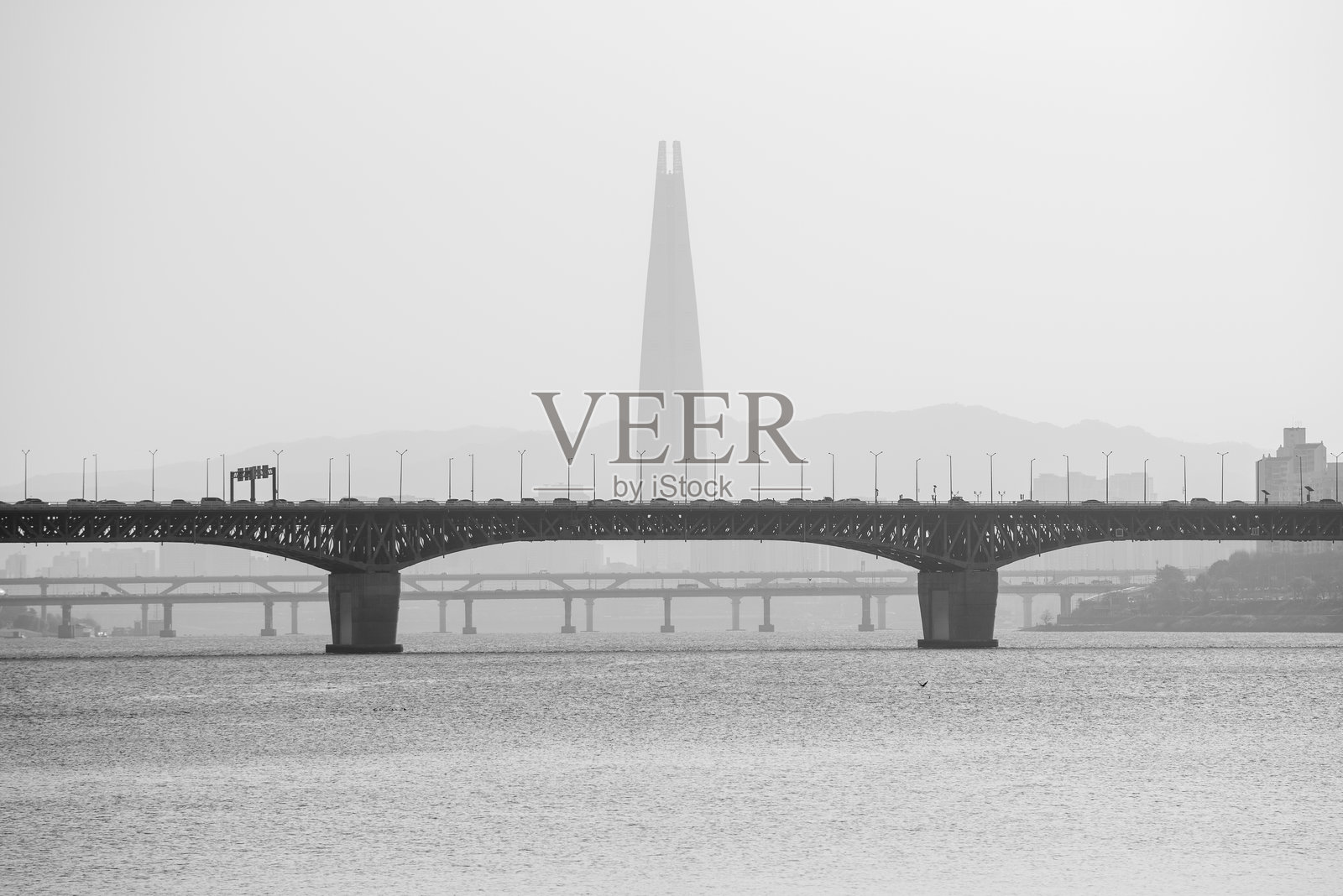 汉江和首尔城市景观的全景,首尔是韩国的首都照片摄影图片