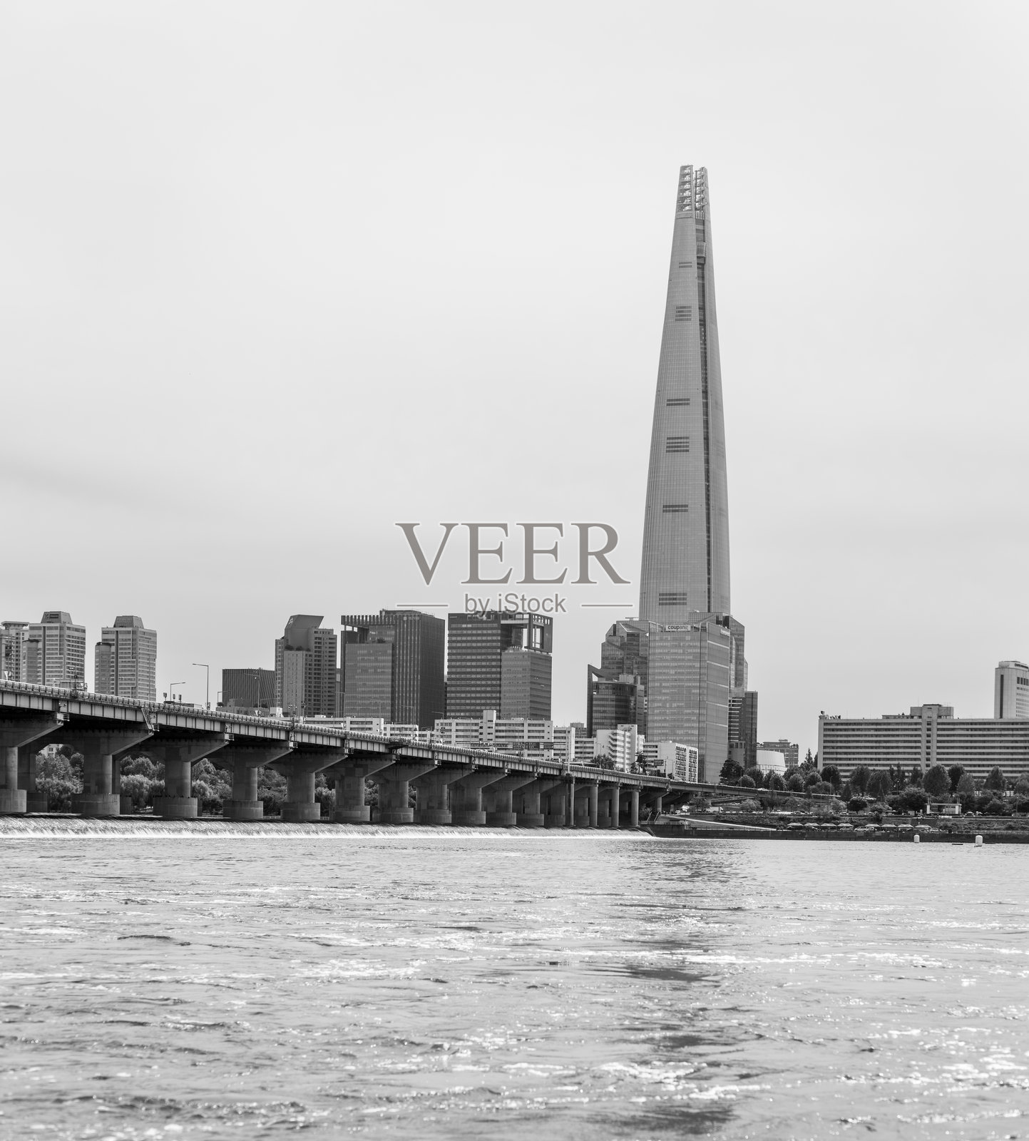 汉江和韩国首都首尔的城市风景照片摄影图片