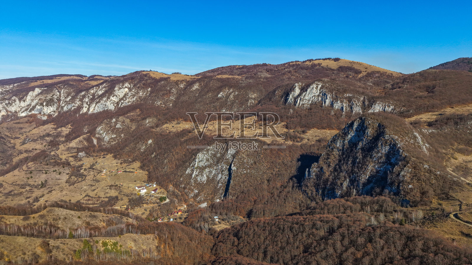 罗马尼亚阿普塞尼山的秋季风景照片摄影图片