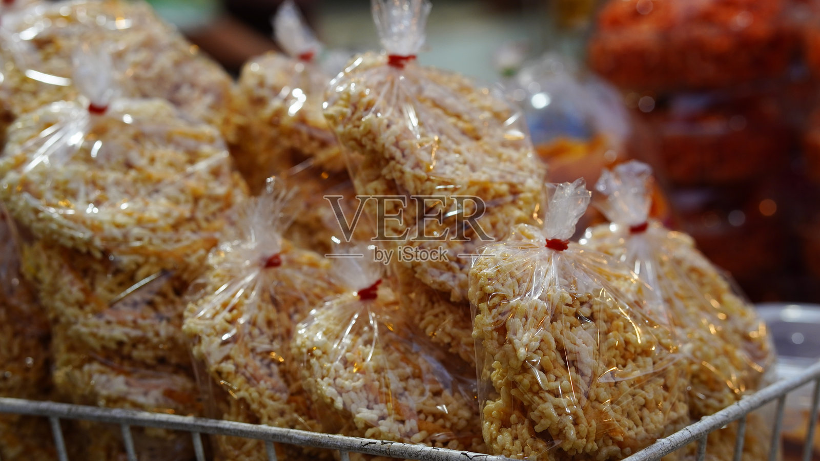 泰国清迈步行街上出售的泰国美食特写照片摄影图片