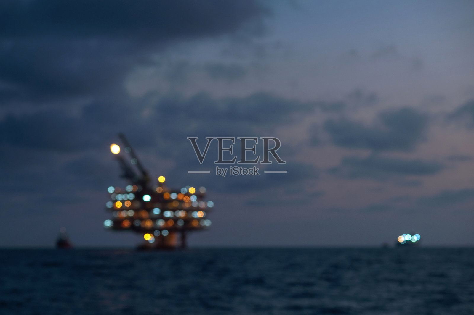 清晨模糊的海上天然气钻井平台图像照片摄影图片