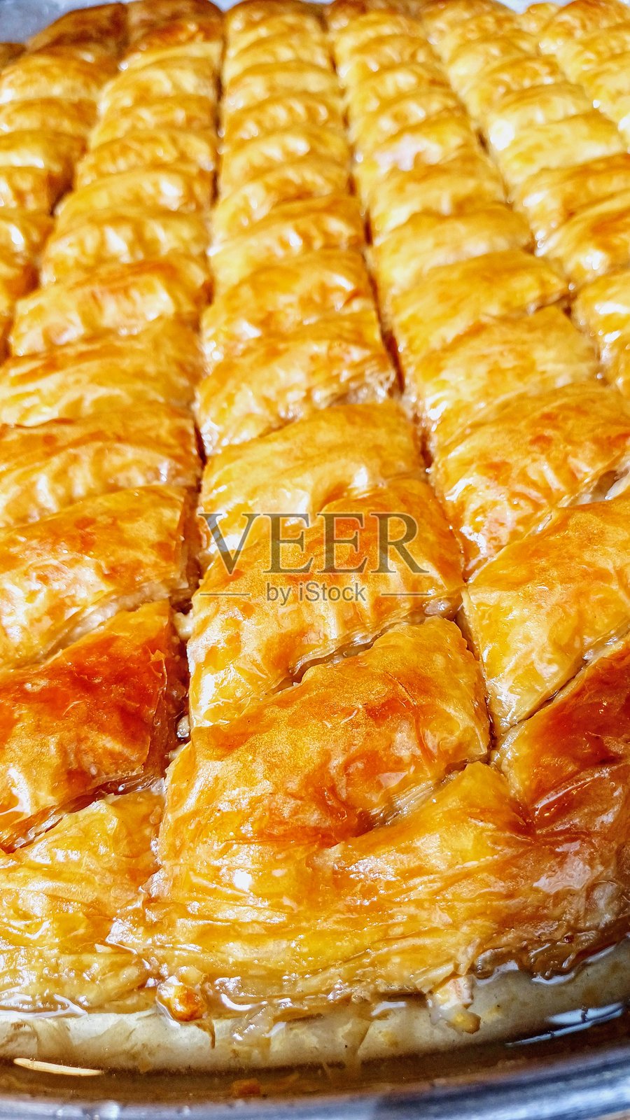 传统土耳其甜点巴克拉瓦。自制巴克拉瓦。照片摄影图片