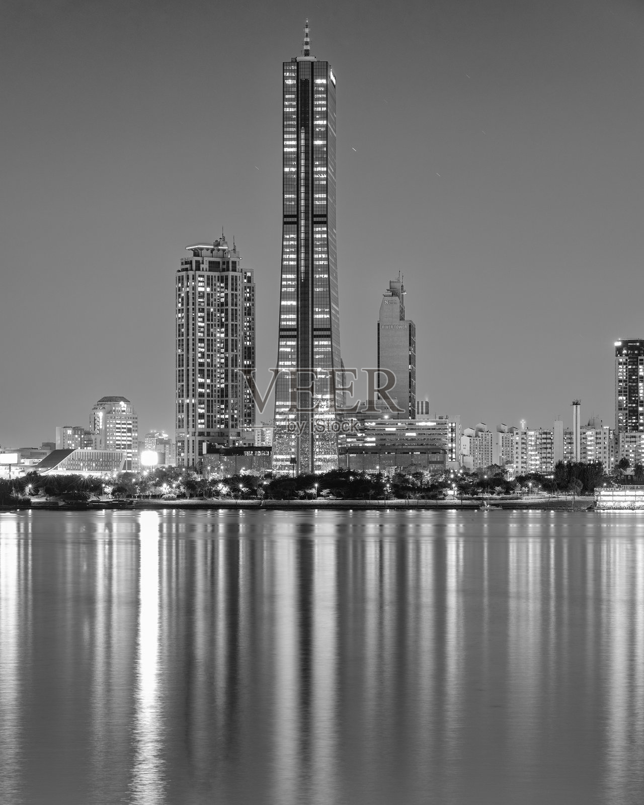 汉江夜景与首尔城市天际线，韩国首都照片摄影图片