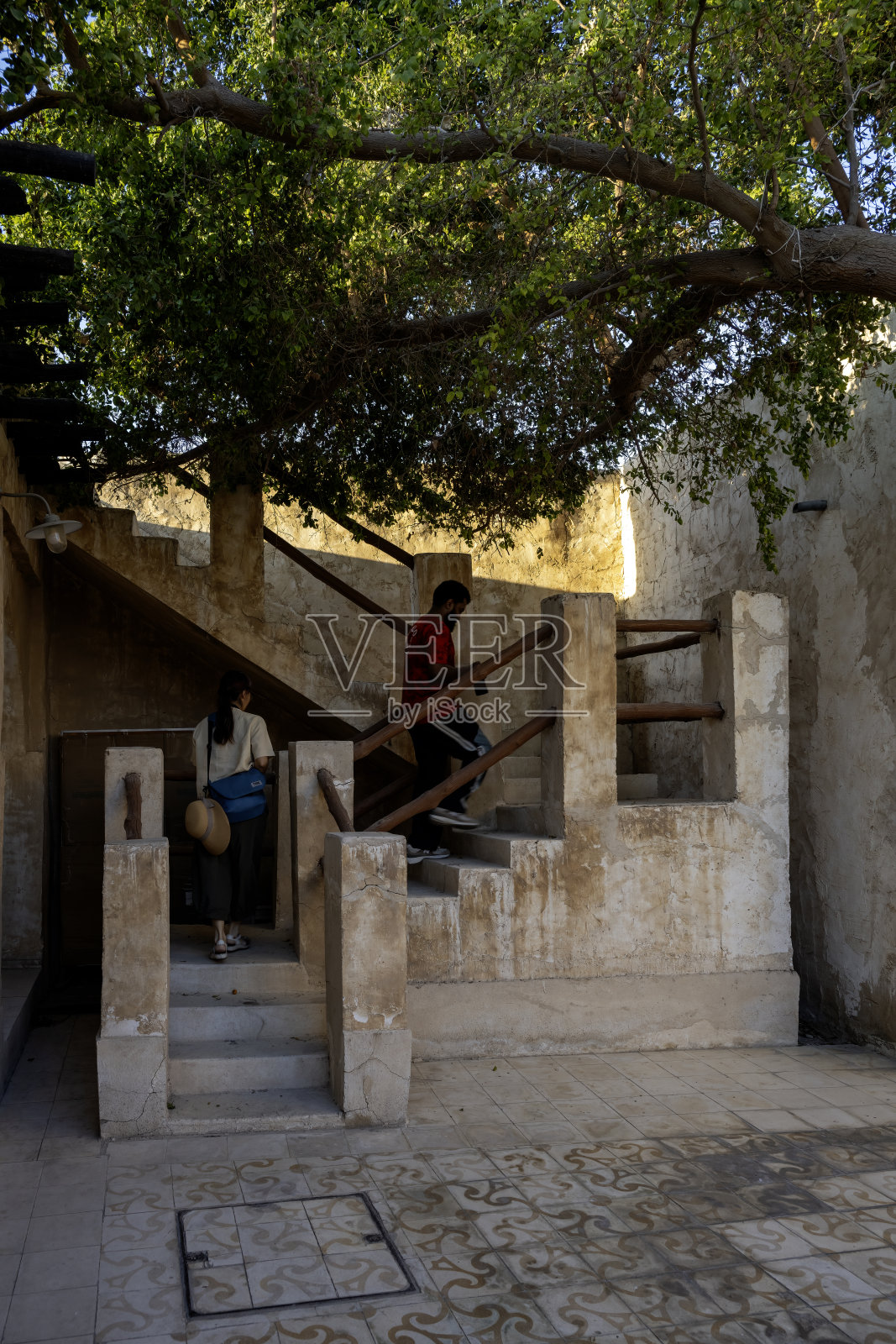 瓦克拉市场的老建筑建筑风格。卡塔尔瓦克拉传统市场照片摄影图片