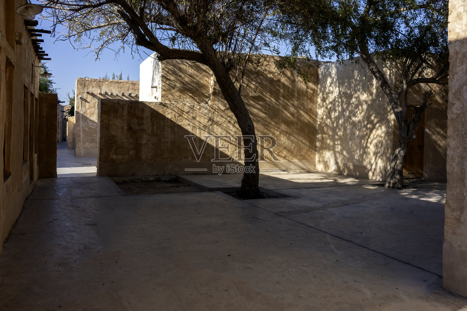 瓦克拉市场的古老建筑风格。卡塔尔瓦克拉传统市场照片摄影图片