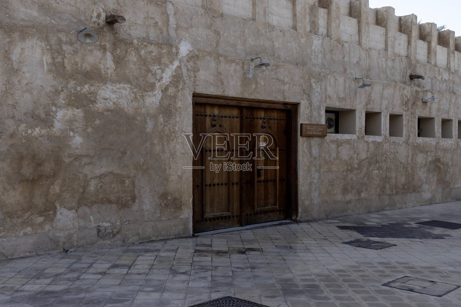 瓦克拉市场的老建筑建筑风格。卡塔尔瓦克拉传统市场照片摄影图片