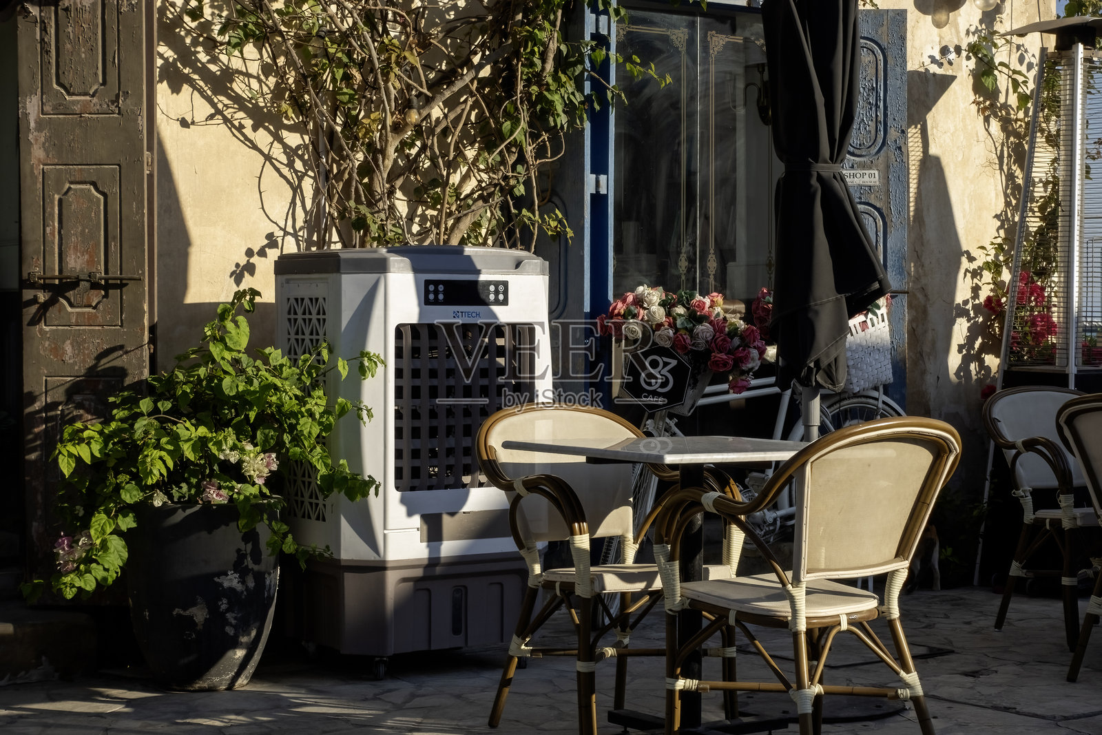 瓦克拉市场的古老建筑风格。卡塔尔瓦克拉传统市场照片摄影图片