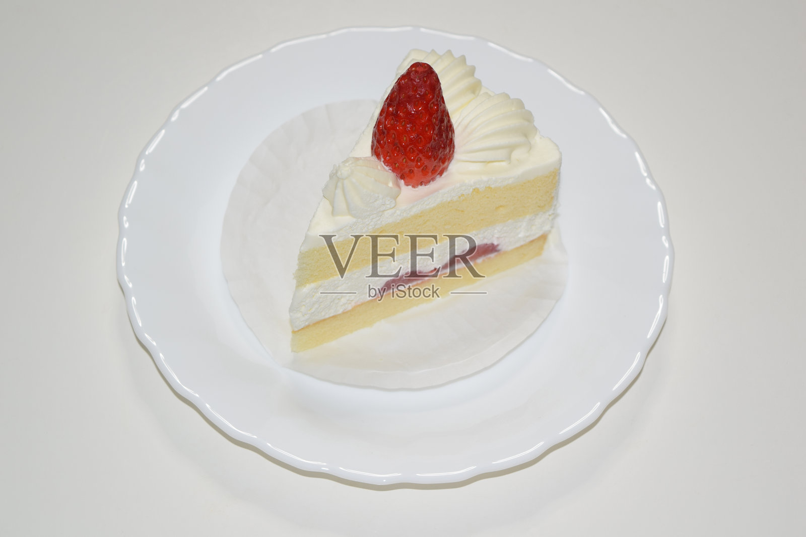 日式草莓奶油蛋糕照片摄影图片