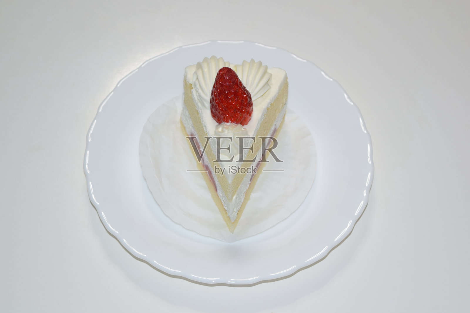 日式草莓奶油蛋糕照片摄影图片