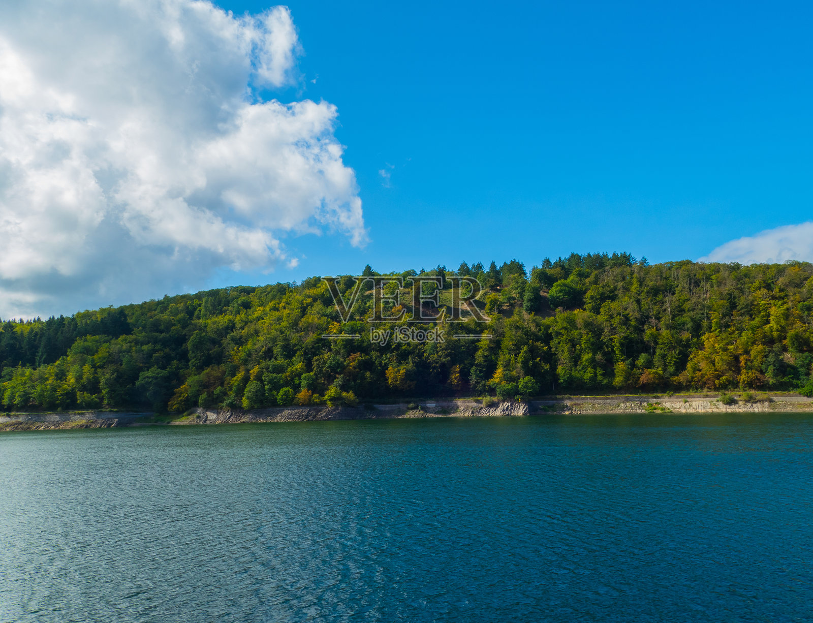 德国黑森州的埃德尔湖照片摄影图片