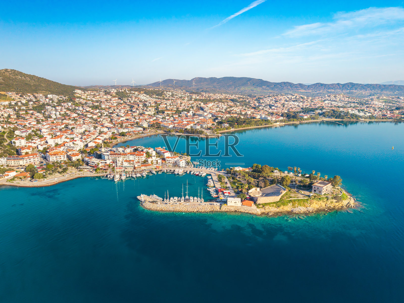 从海上俯瞰达恰市区和港口的全景照片摄影图片