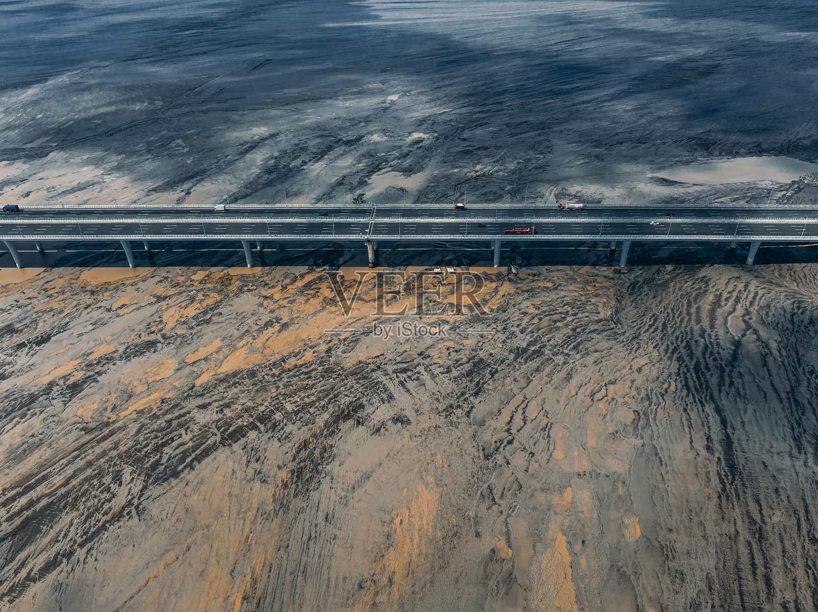 钱塘江上的桥梁鸟瞰图 / 中国浙江照片摄影图片