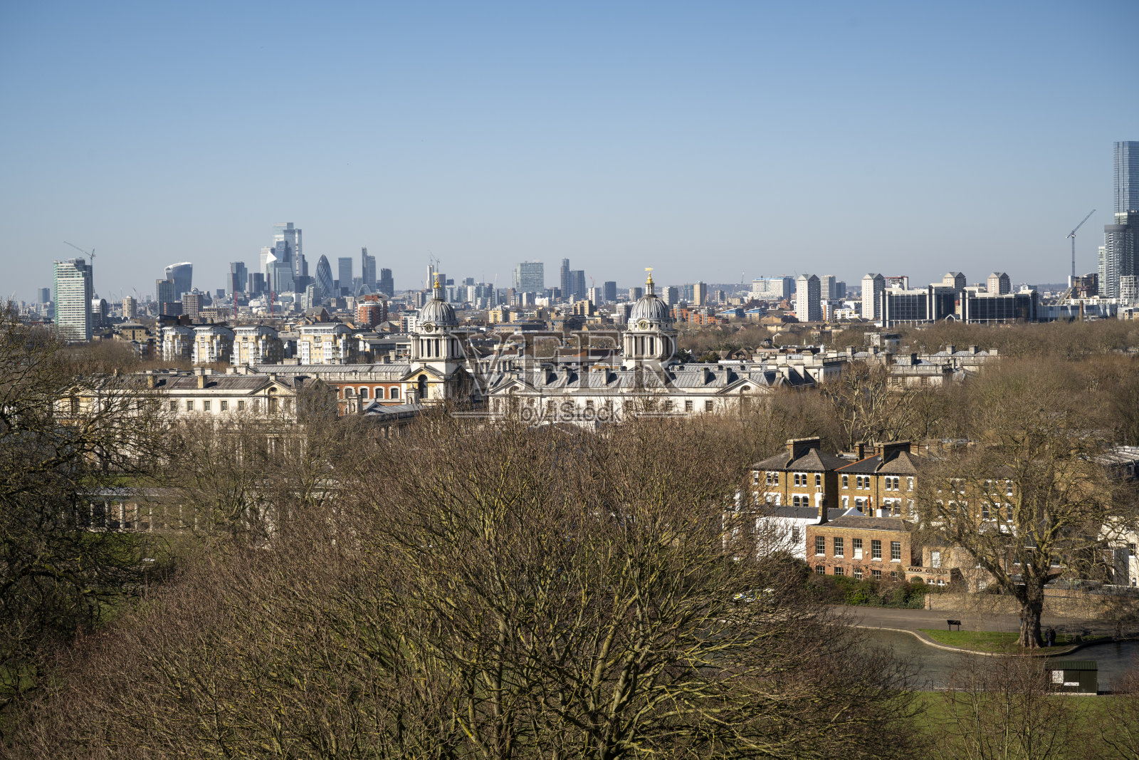 历史悠久的格林威治与现代伦敦相遇照片摄影图片