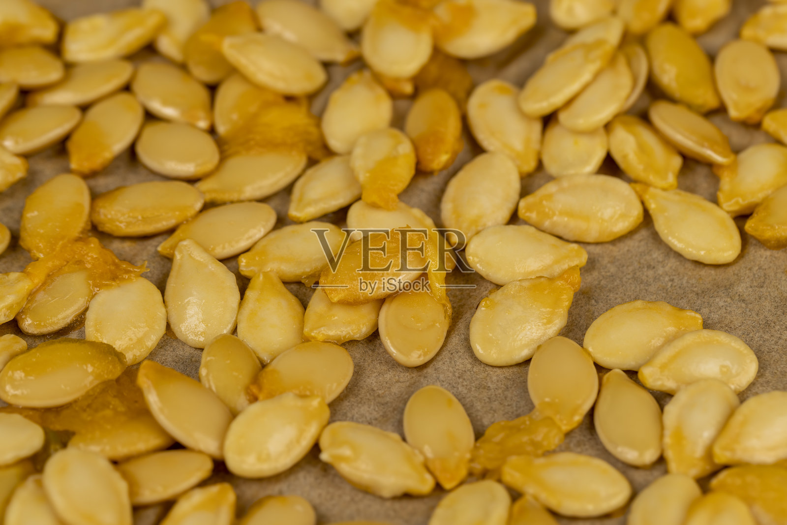 一组适合食用的种子，正在准备干燥。照片摄影图片