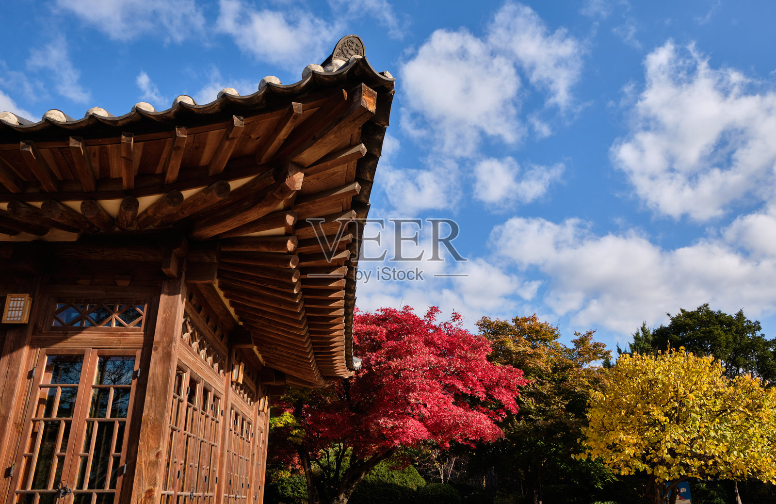 北村韩屋村，首尔著名的传统韩国建筑区和旅游胜地照片摄影图片