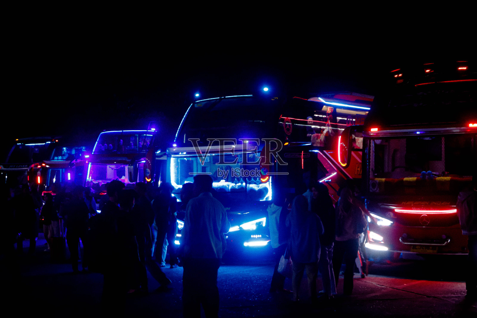 印度尼西亚开斋节前的返乡潮照片摄影图片