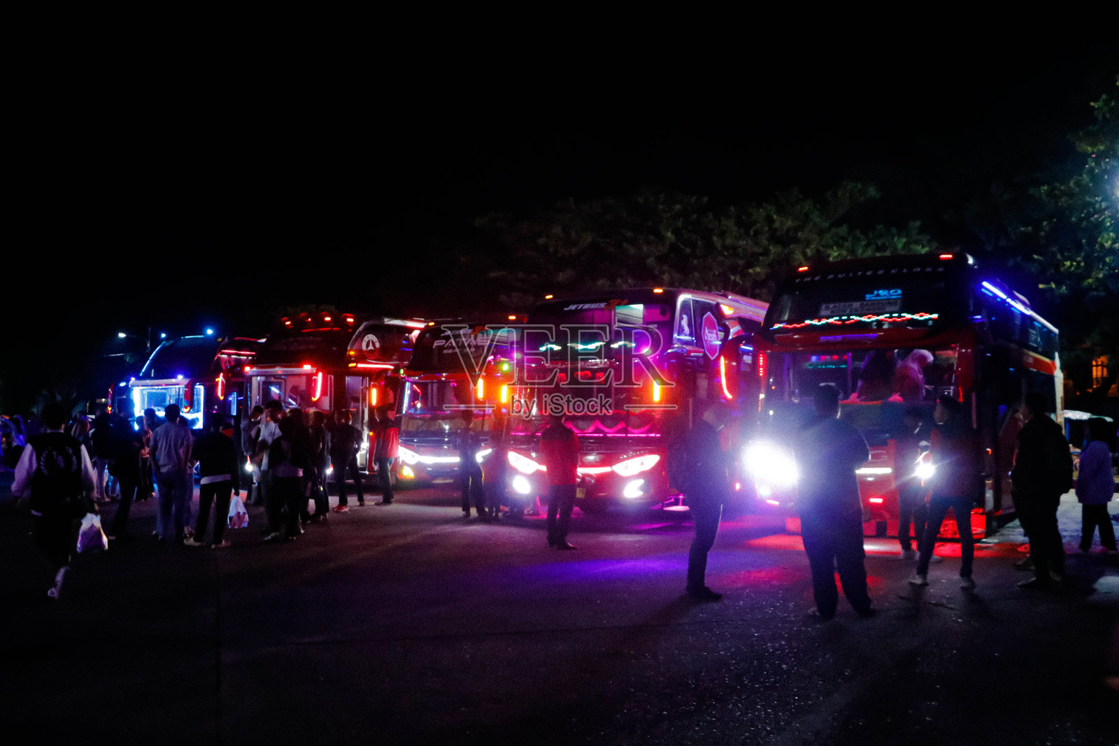 印度尼西亚开斋节前的返乡潮照片摄影图片