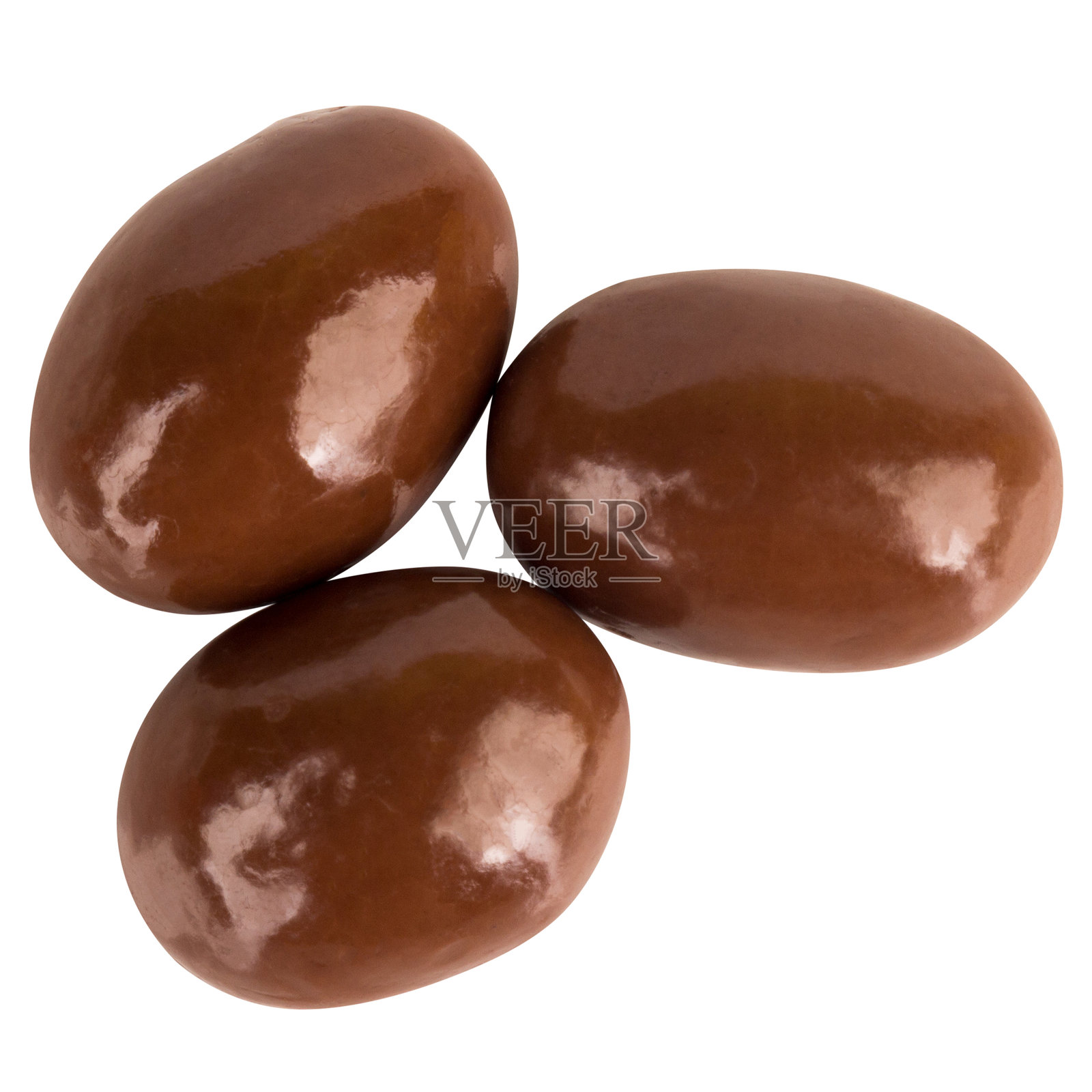 白色背景上的巧克力球堆纹理照片摄影图片