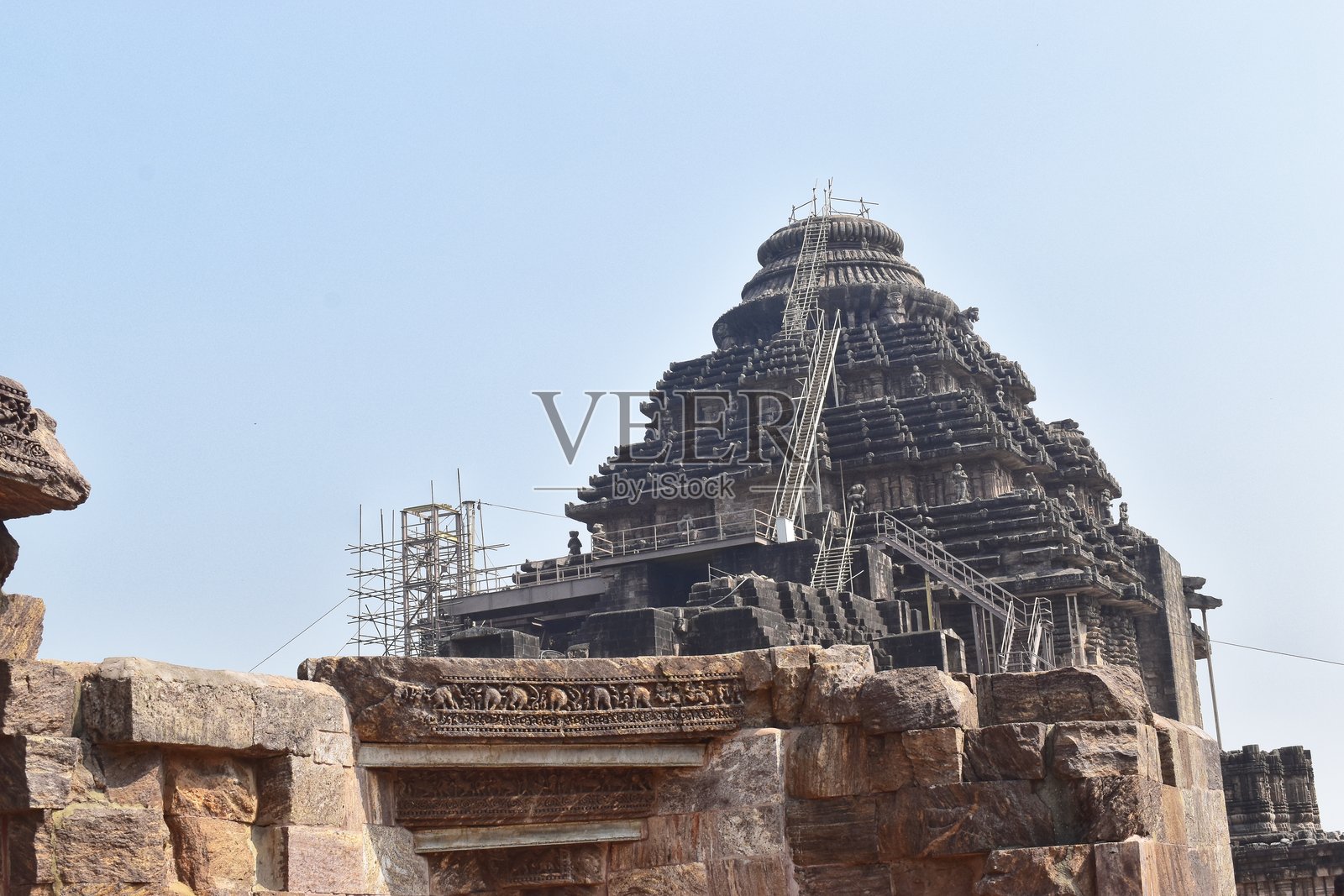 孔卡尔日神庙是位于印度奥里萨邦普里区海岸线附近、距离普里市约35公里的13世纪印度教太阳神庙。照片摄影图片