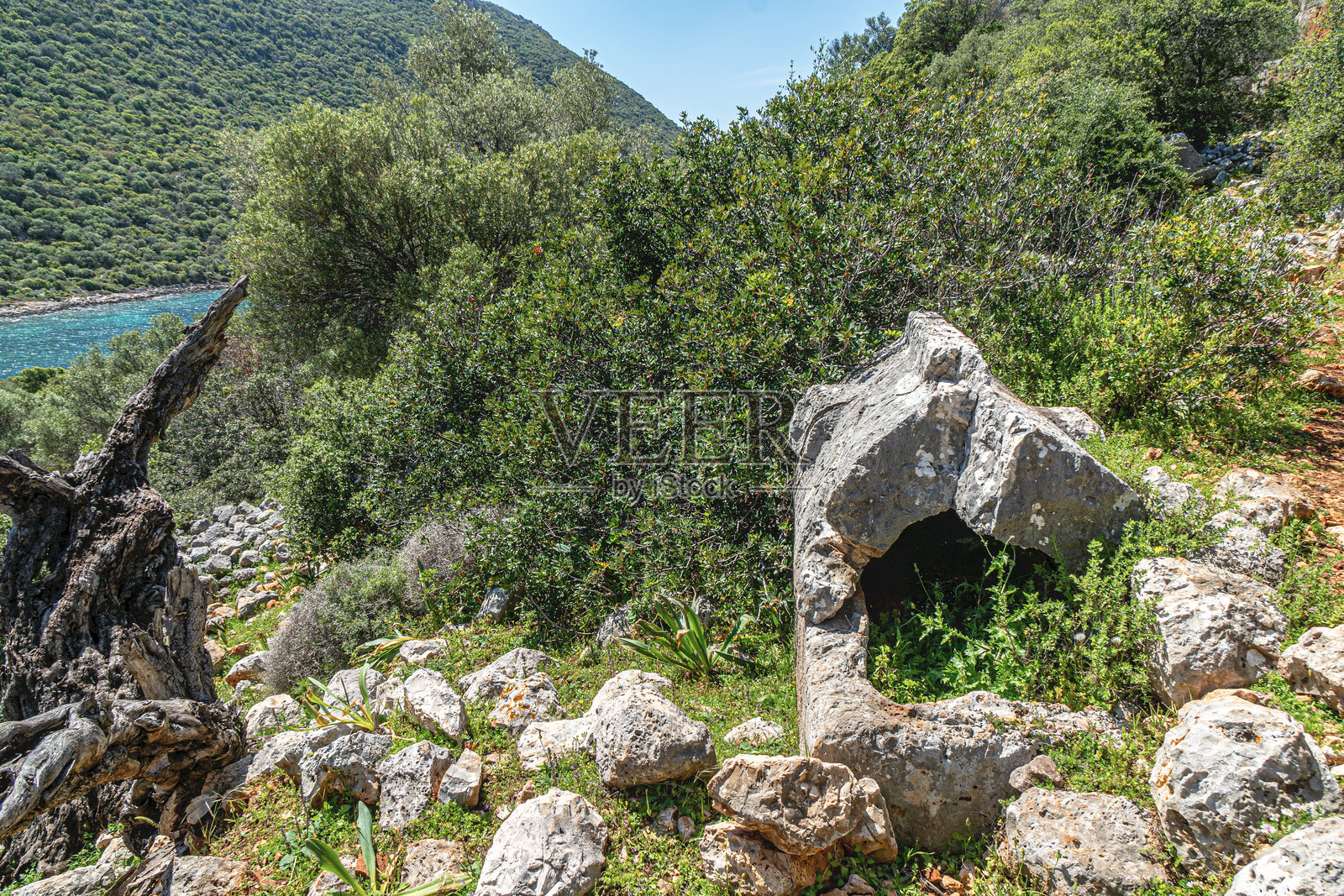 阿佩尔莱（Aperlae）或阿佩尔莱（Aperlai）的风景如画照片摄影图片