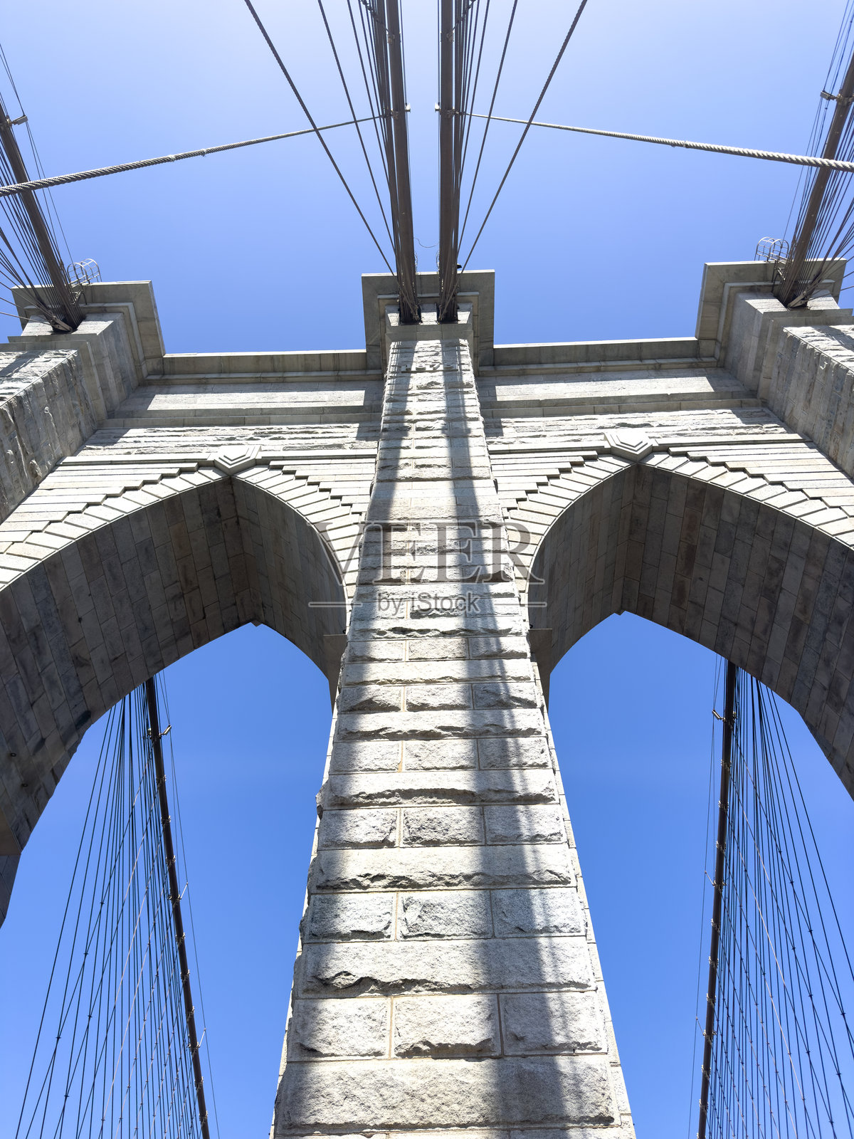 曼哈顿纽约市布鲁克林桥的上部特写照片摄影图片