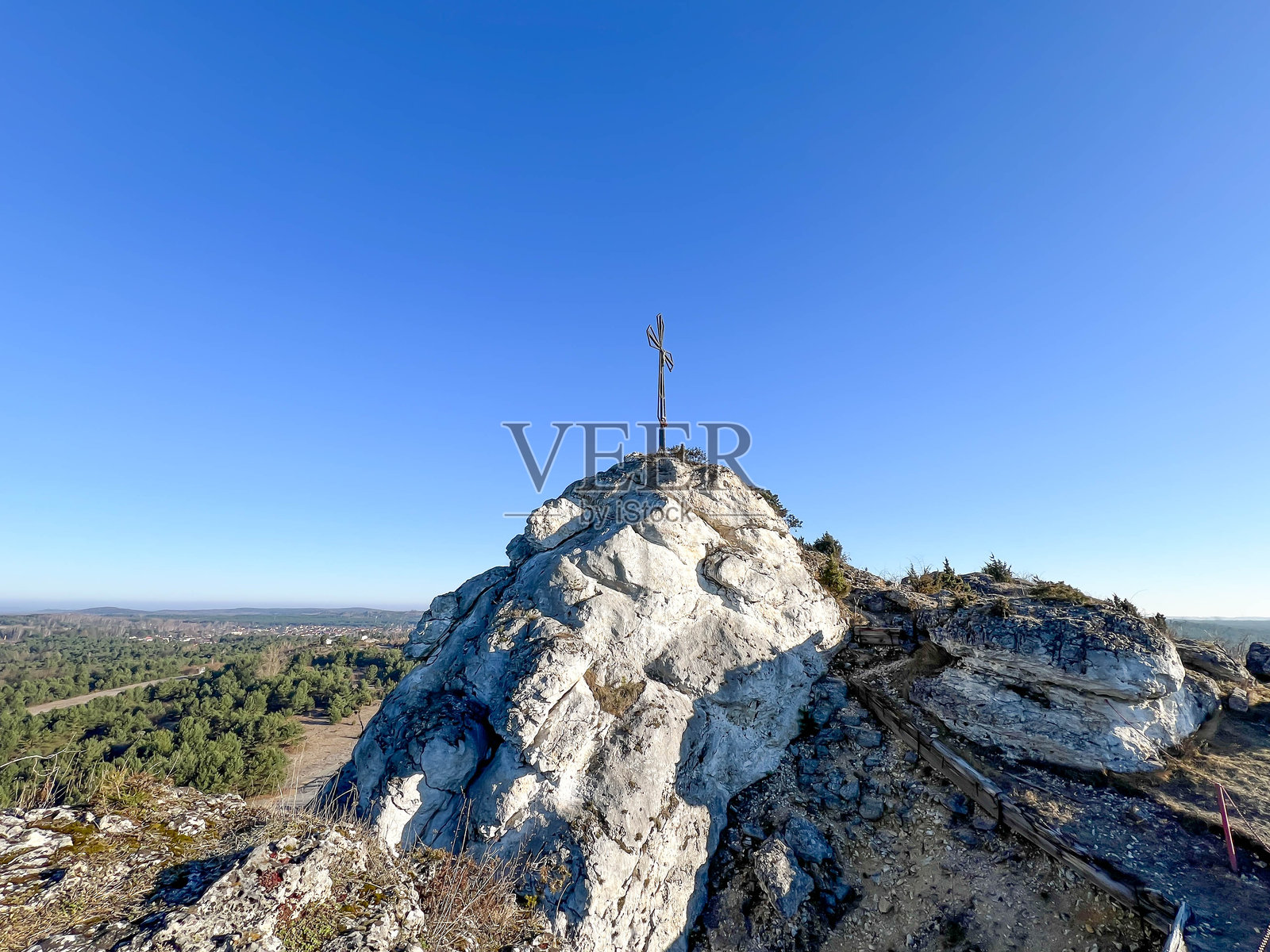 波兰切斯托霍瓦附近奥尔什丁的侏罗纪小吉旺特山或比亚科山。照片摄影图片