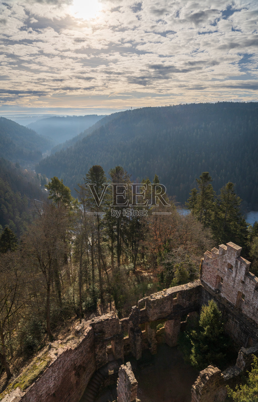 巴登-符腾堡州巴德泰纳赫-扎维尔施泰因的扎维尔施泰因城堡遗址照片摄影图片