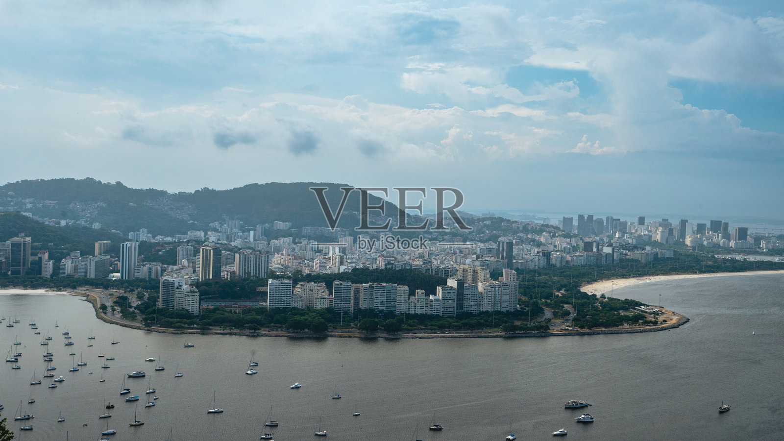 里约热内卢的景观，拍摄于糖面包山。照片摄影图片