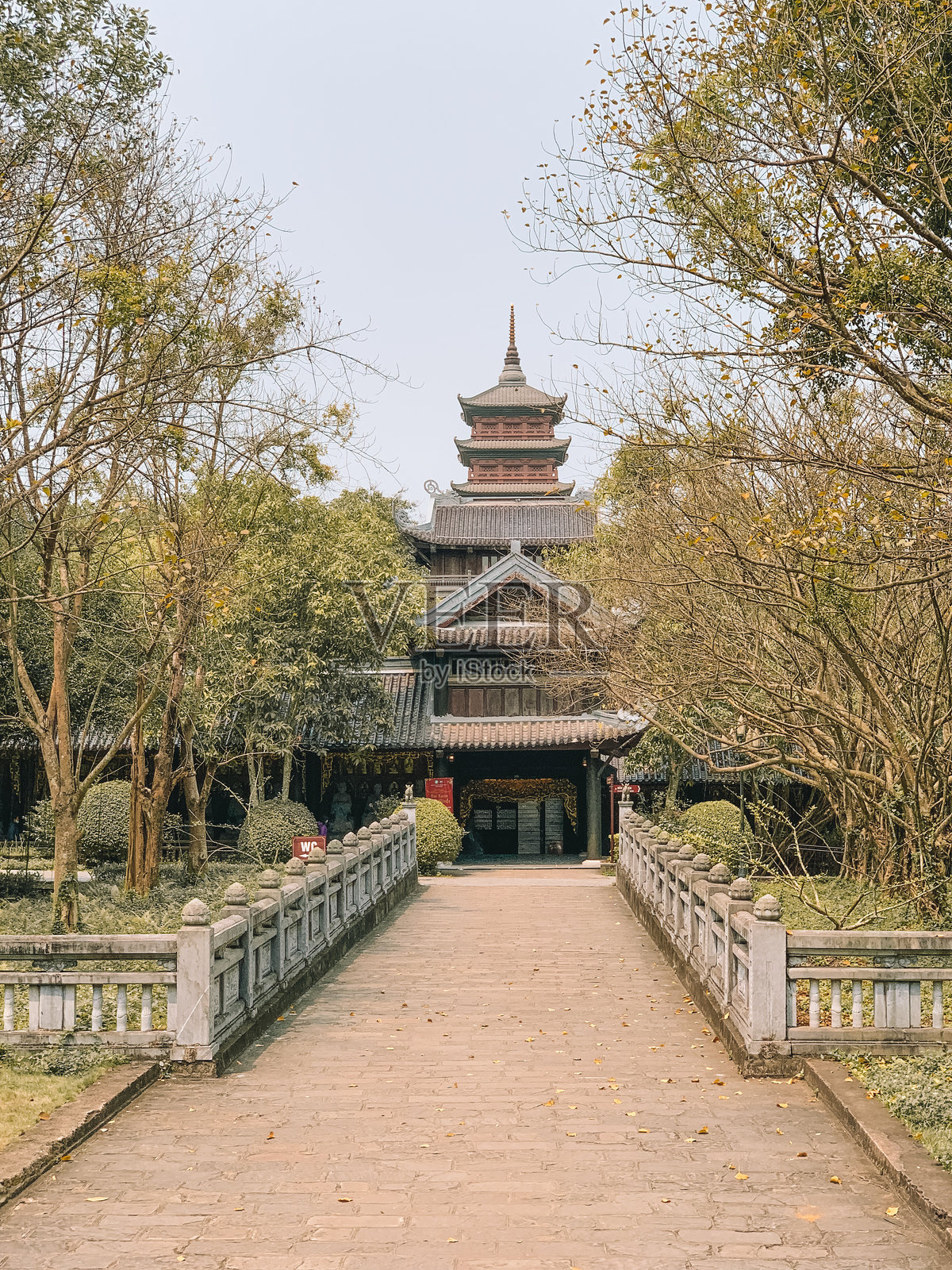 越南宁平的寺庙 - 宁静的风景与传统建筑照片摄影图片