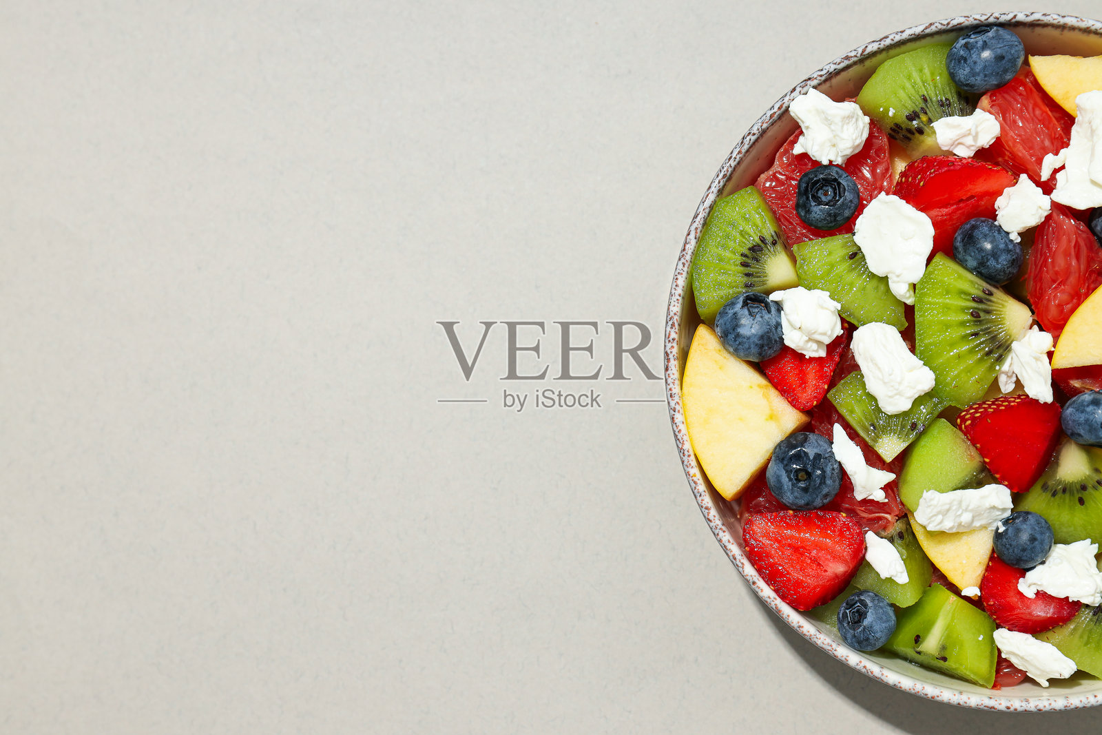 健康饮食与营养概念 - 水果沙拉照片摄影图片