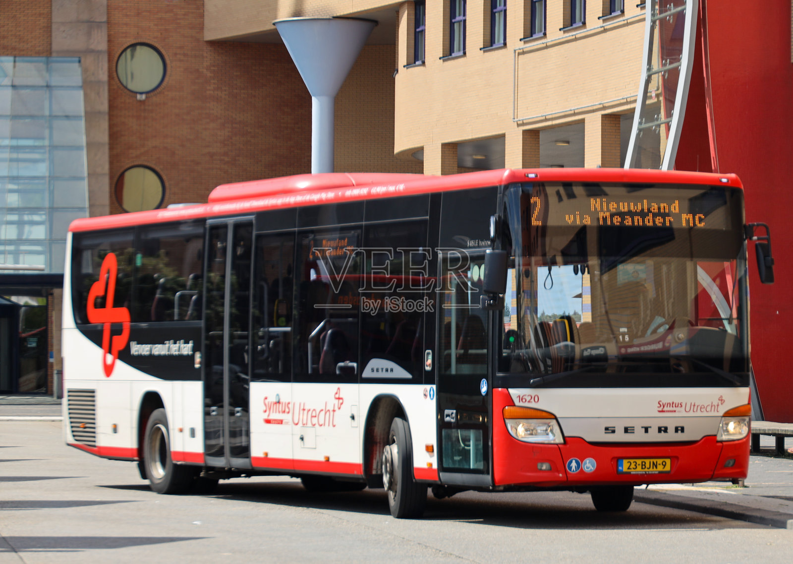 阿美斯福特中央车站的Syntus乌特勒支城市和区域乘客巴士照片摄影图片