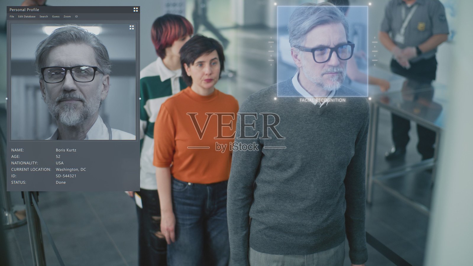 机场安检：多民族乘客通过人工智能生物识别面部识别登机照片摄影图片
