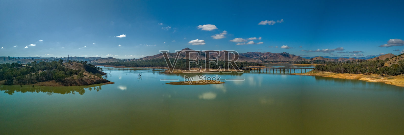 澳大利亚维多利亚州乡村的艾尔顿湖 - 邦尼杜恩。空中视角。照片摄影图片