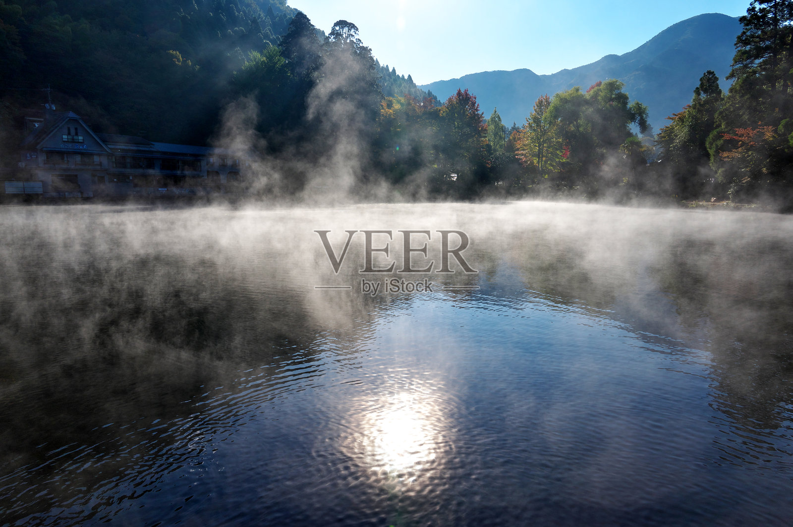 金麟湖上的晨雾照片摄影图片