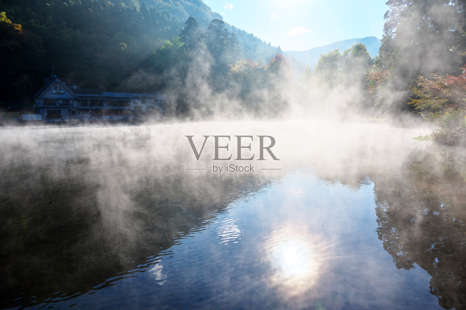 金麟湖上的晨雾照片摄影图片