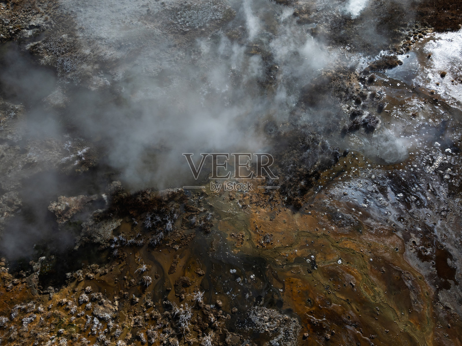 中国西藏的地热温泉照片摄影图片