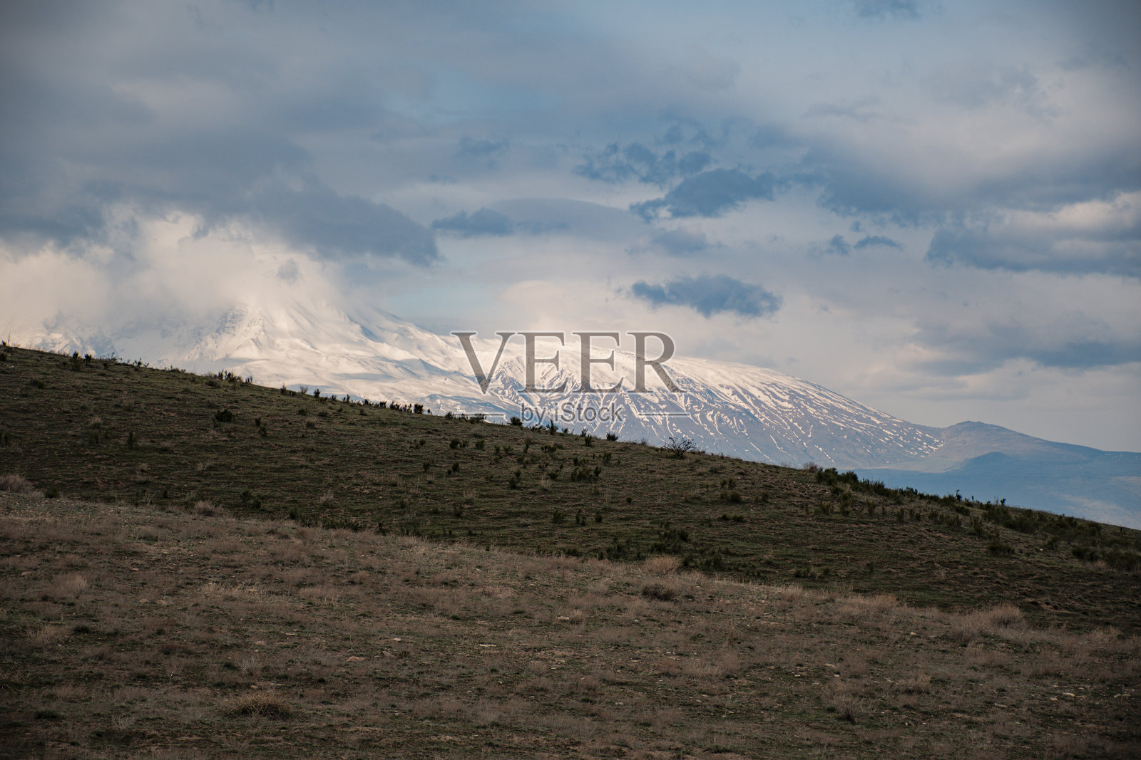 春季美丽的峡谷徒步旅行照片摄影图片
