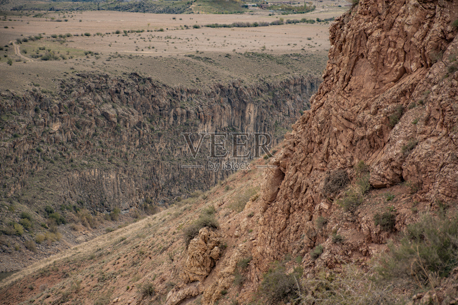 春季美丽的峡谷徒步旅行照片摄影图片