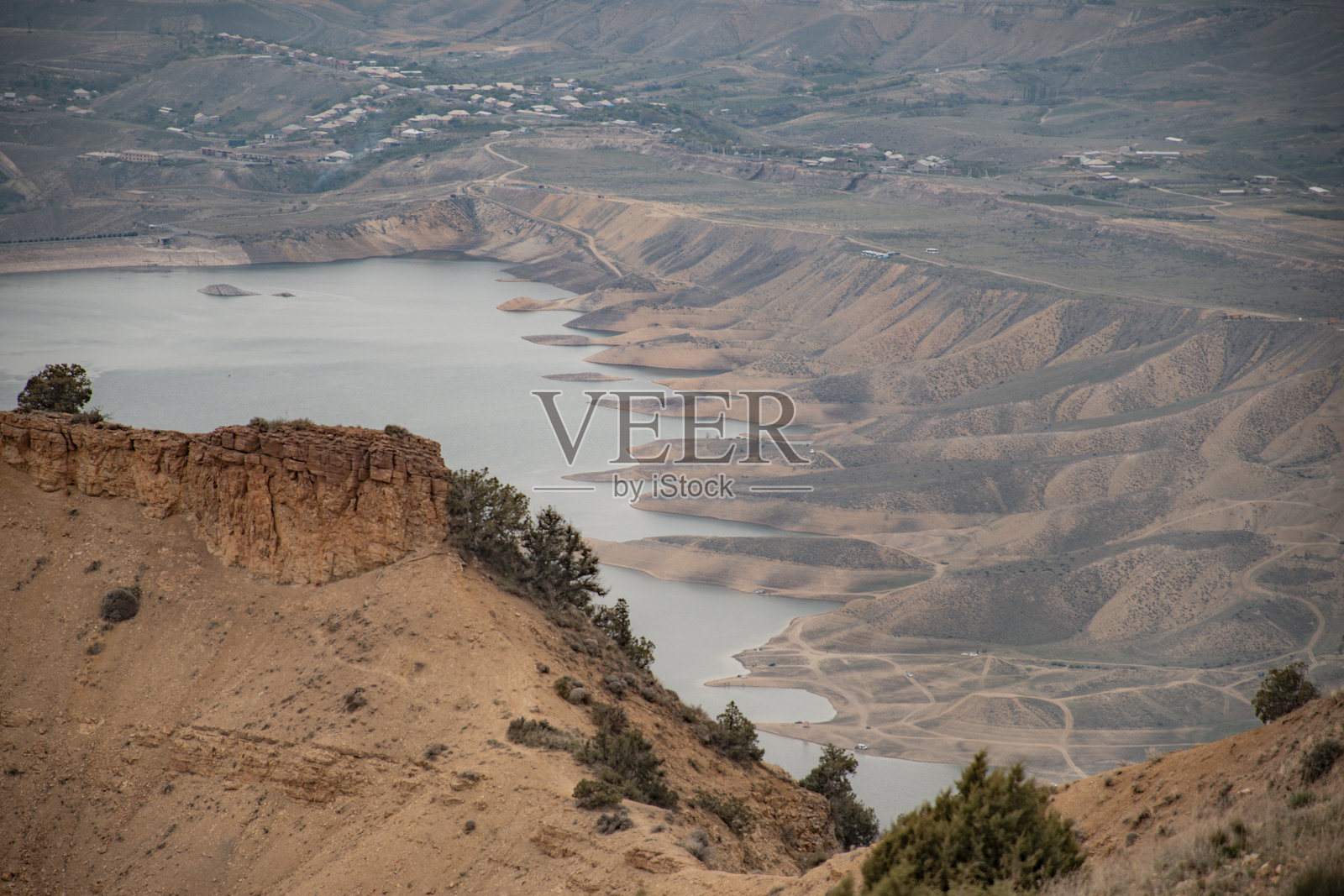 美丽的沙漠峡谷在山中照片摄影图片