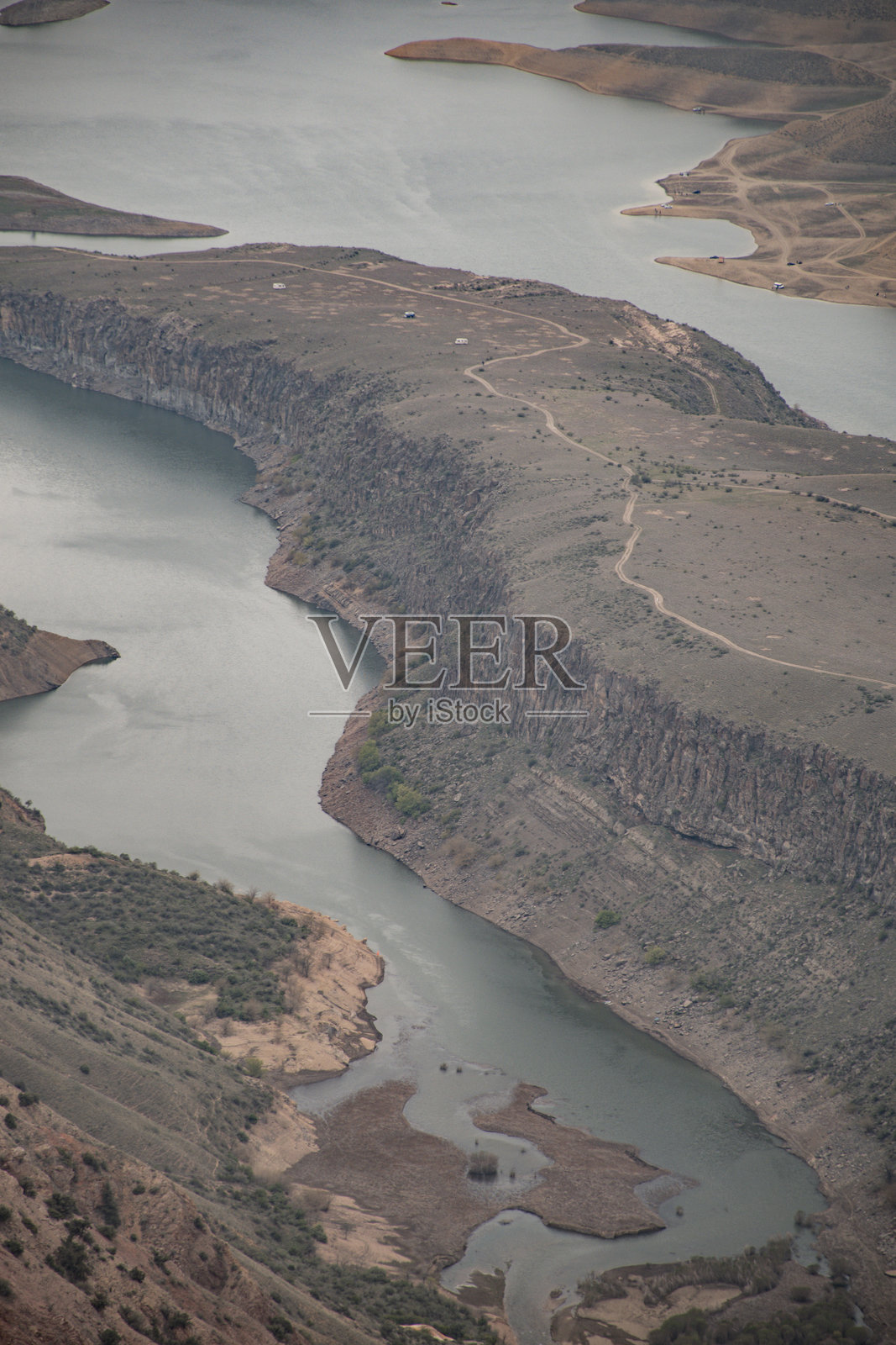 美丽的沙漠峡谷在山中照片摄影图片