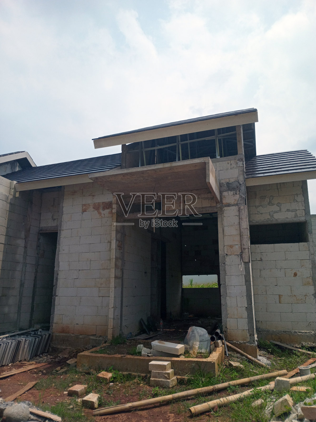 现代房屋在用混凝土块施工中照片摄影图片