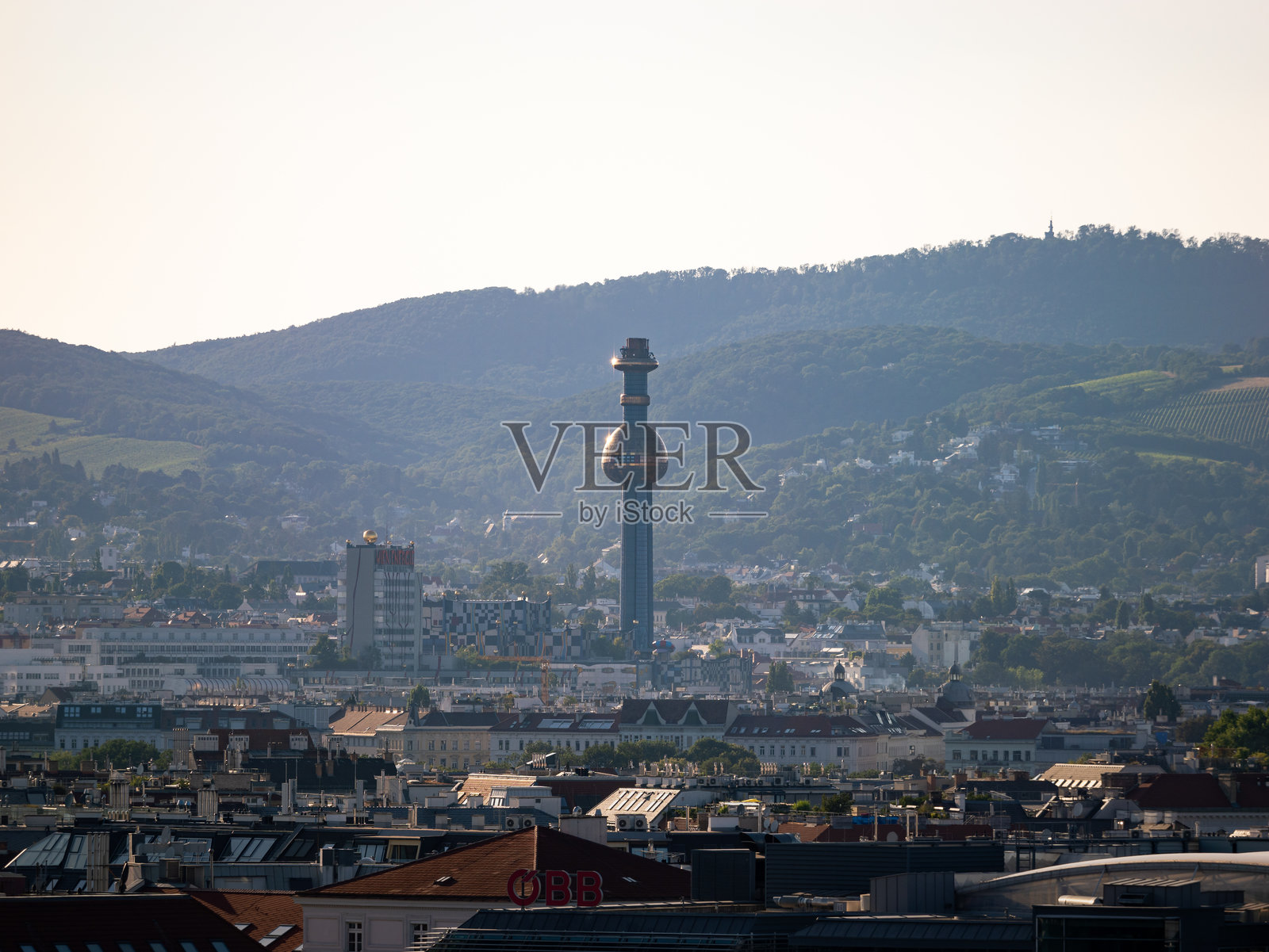 维也纳的斯皮特劳焚烧炉塔楼照片摄影图片